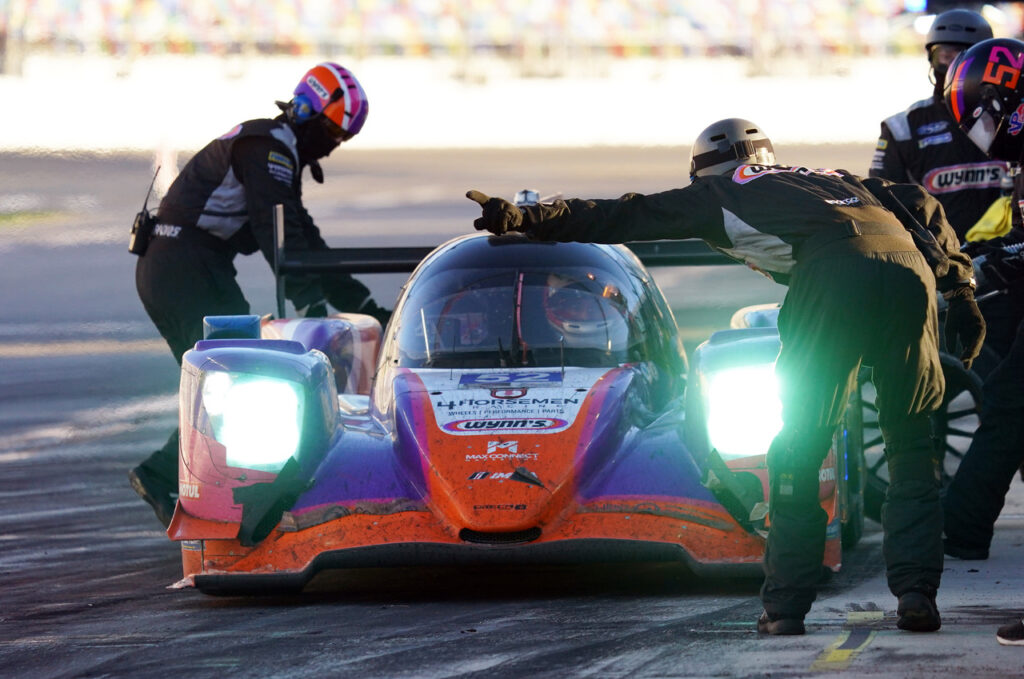 Leaving the pits. [Jack Webster photo]