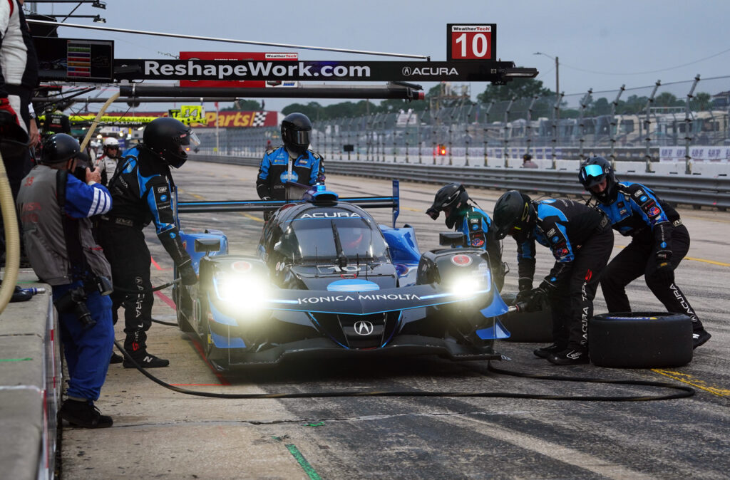 Wayne Taylor Acura pit stop. [Jack Webster photo]