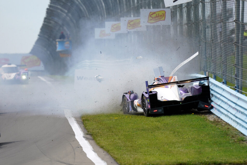 Incident at the start. [Jack Webster photo]