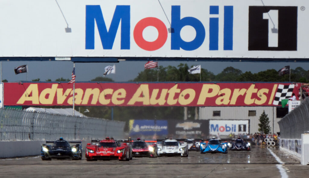 Race start. [Jack Webster Photo]