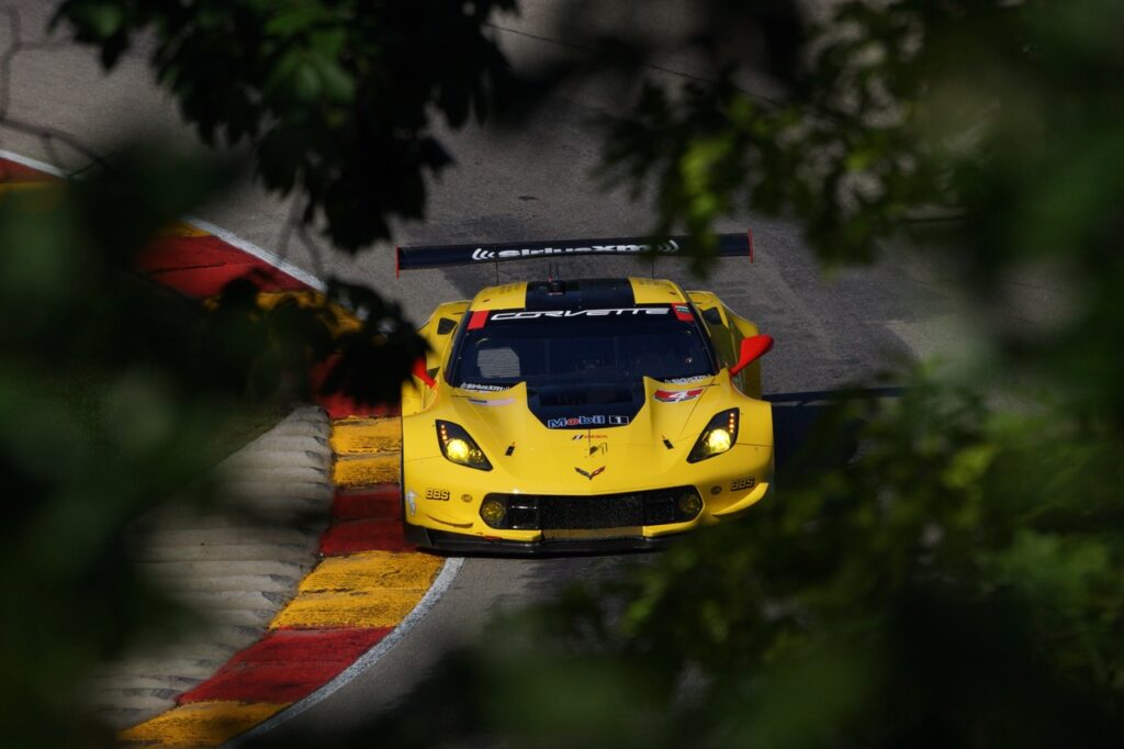 Corvette at Canada Corner. [Photo by Jack Webster]